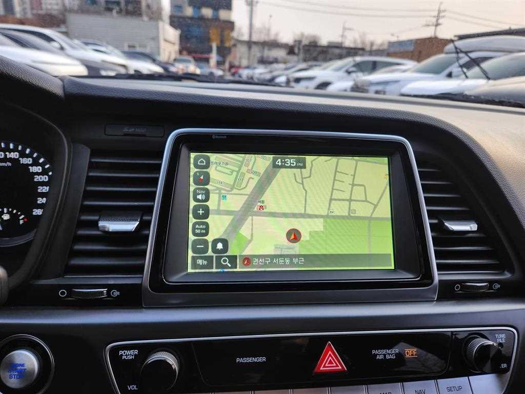 HYUNDAI Sonata - Vista 12