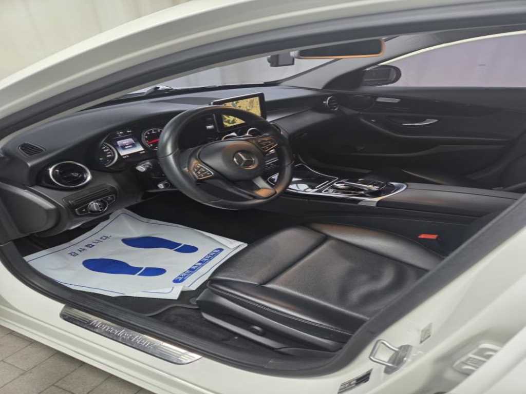 Mercedes Benz C Class - Vista 6