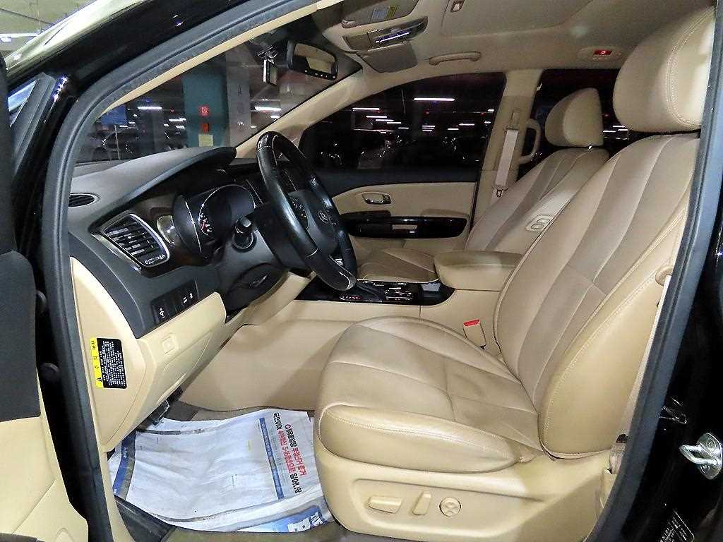 KIA Carnival - Vista 6