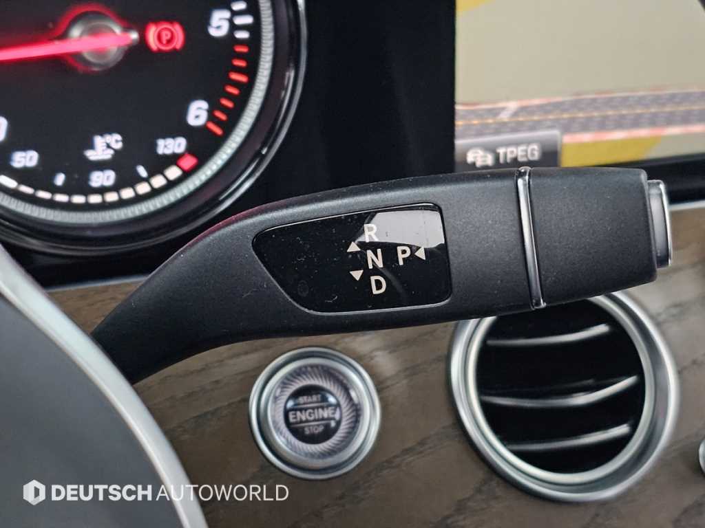 Mercedes Benz E class - Vista 9