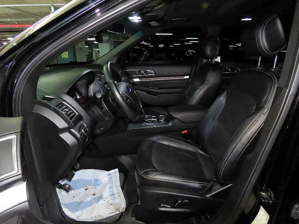 Ford Explorer - Vista 6