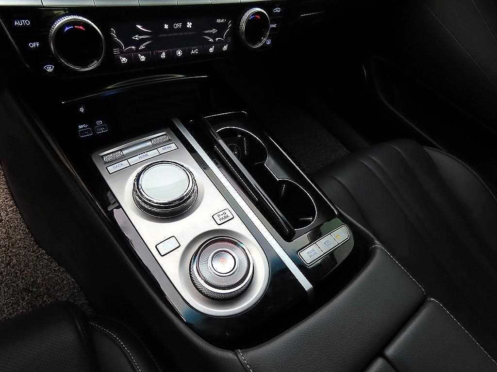 Genesis G80 - Vista 10