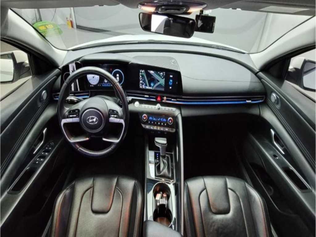 HYUNDAI Avante - Vista 6