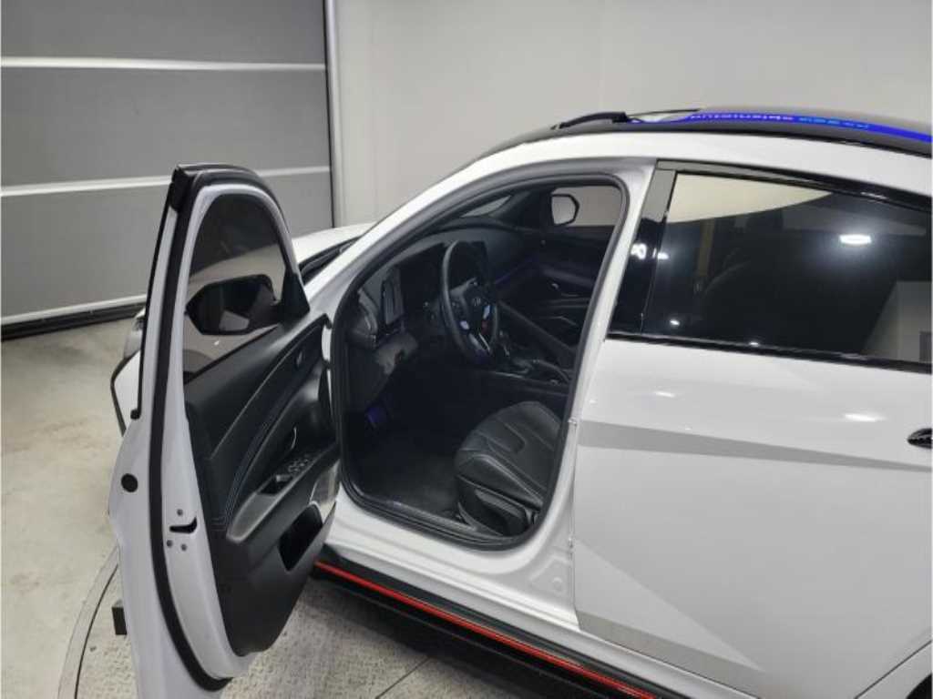 HYUNDAI Avante - Vista 5