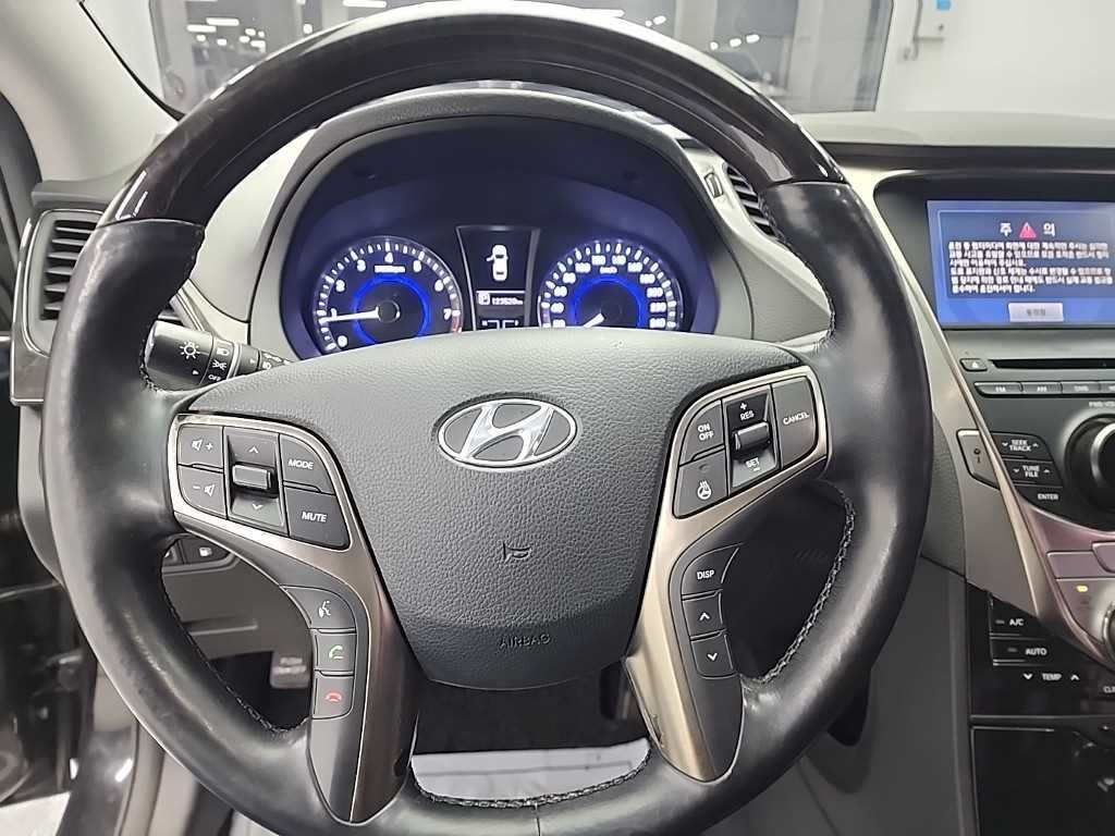 HYUNDAI Grandeur - Vista 9