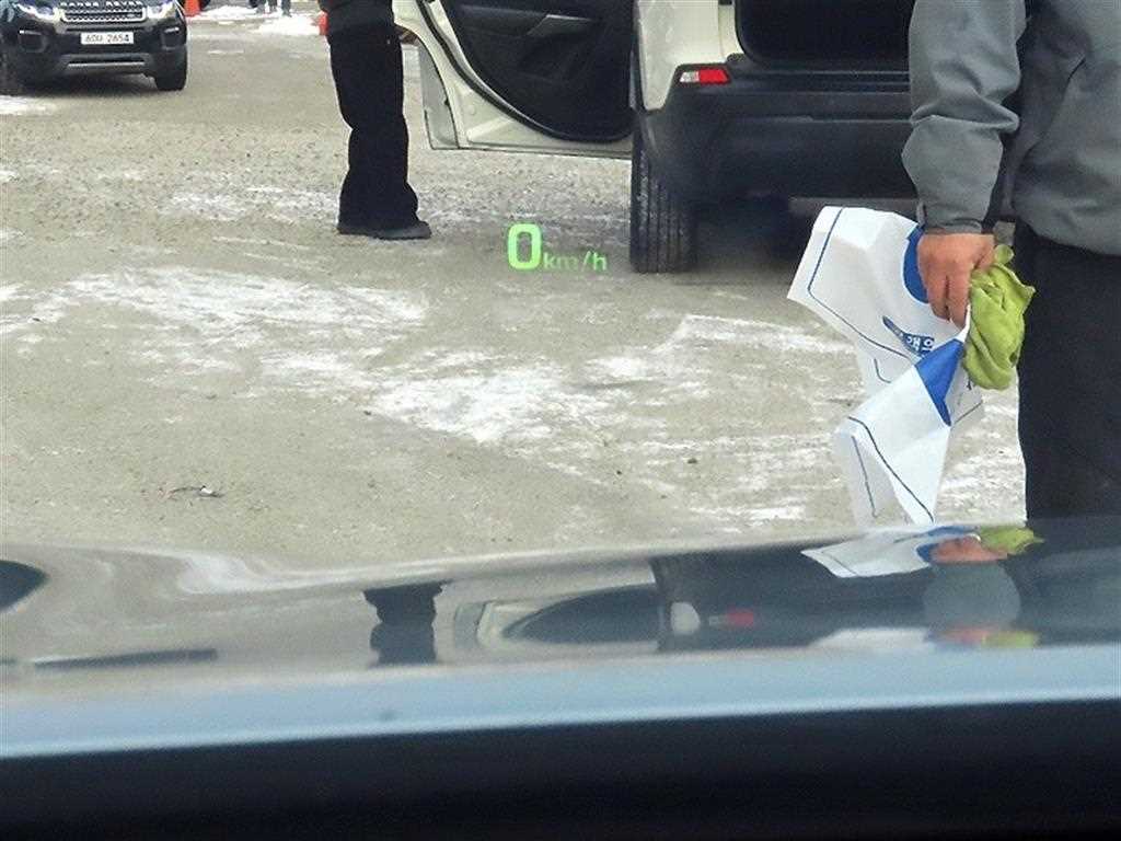 HYUNDAI Genesis - Vista 10