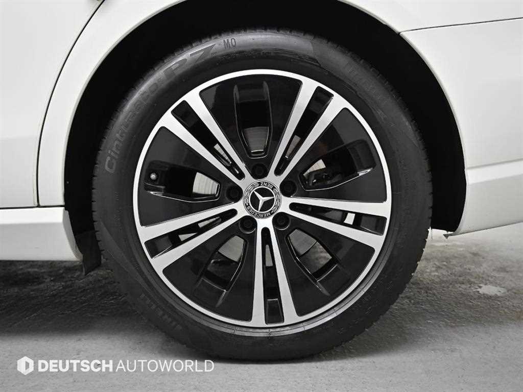 Mercedes Benz E class - Vista 5