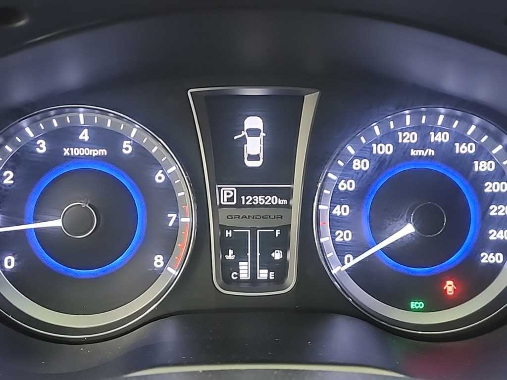 HYUNDAI Grandeur - Vista 6