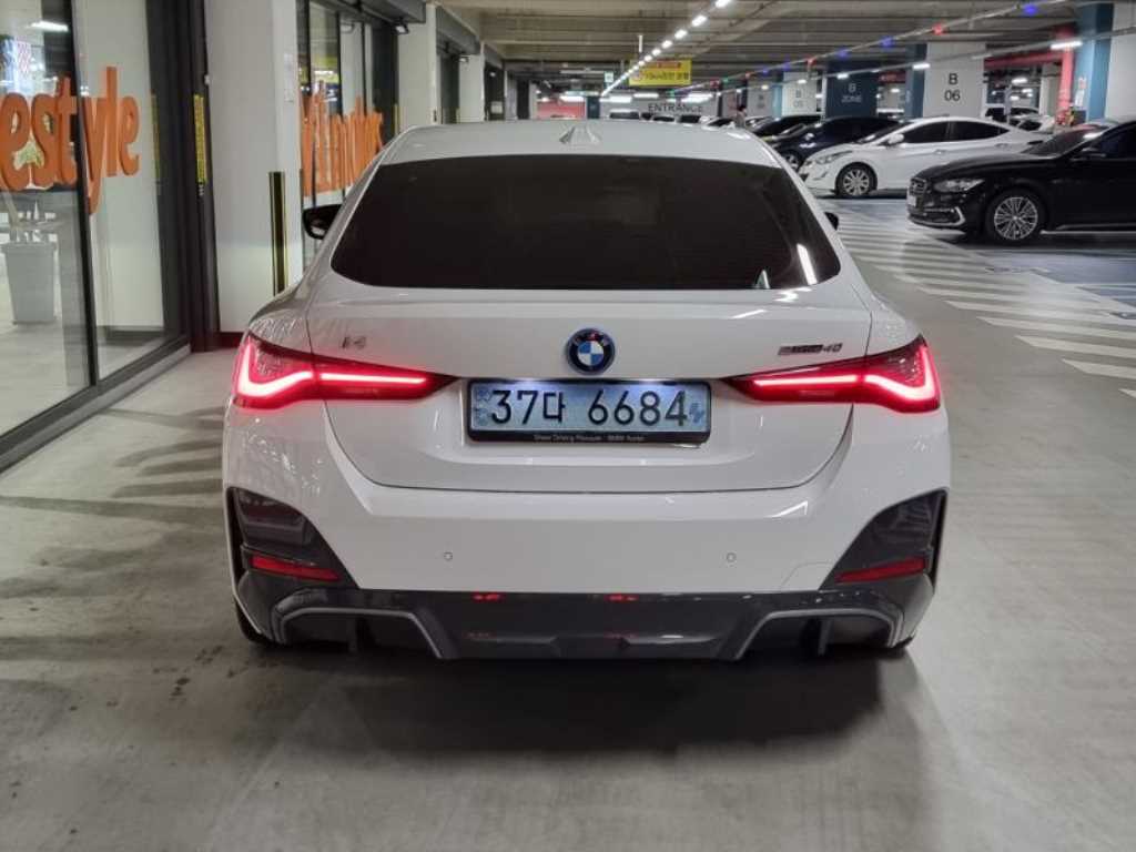 BMW i4 - Vista 5