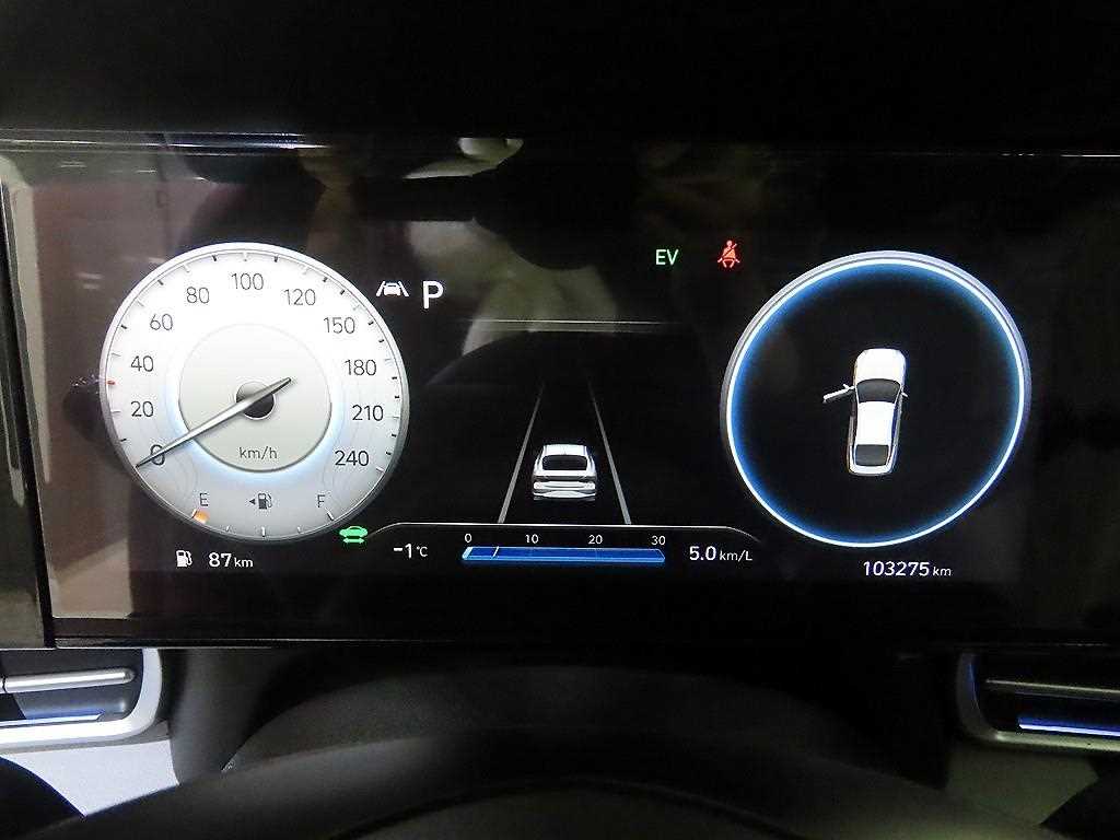 HYUNDAI Avante - Vista 9