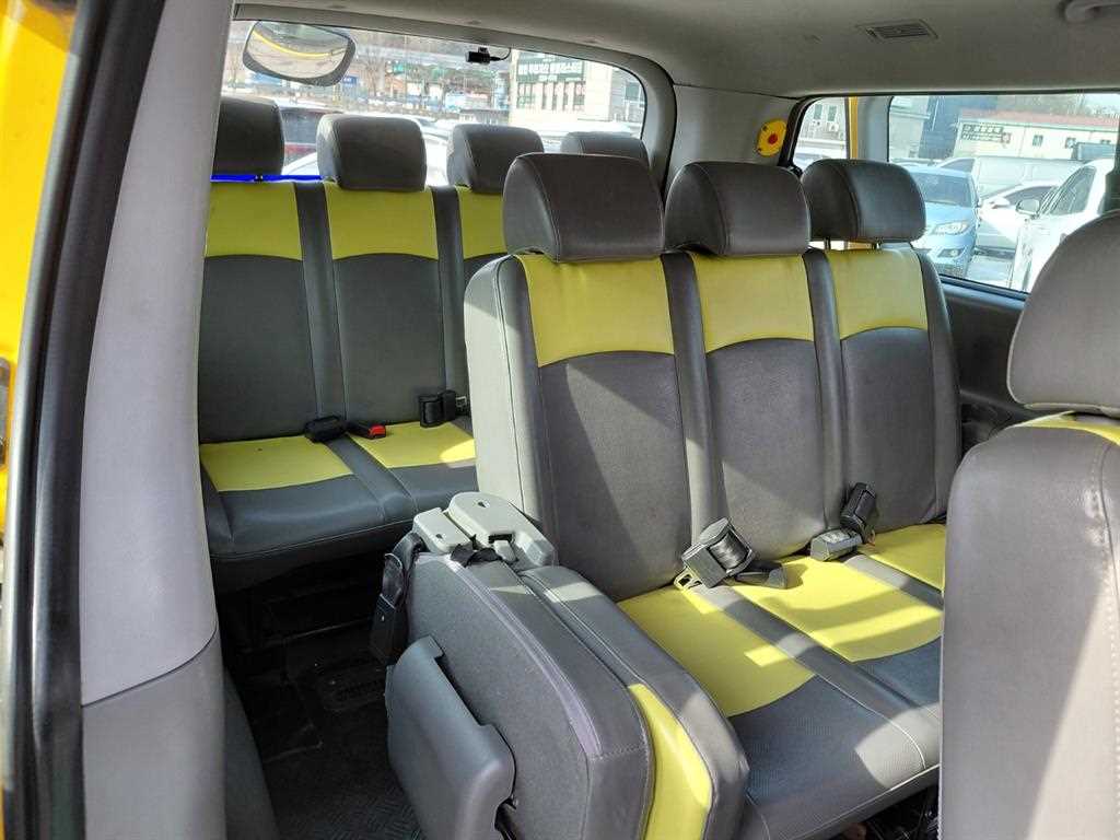 HYUNDAI Starex 2019 Amarillo - Importación desde Corea - HF Imports Iquique - Foto 15