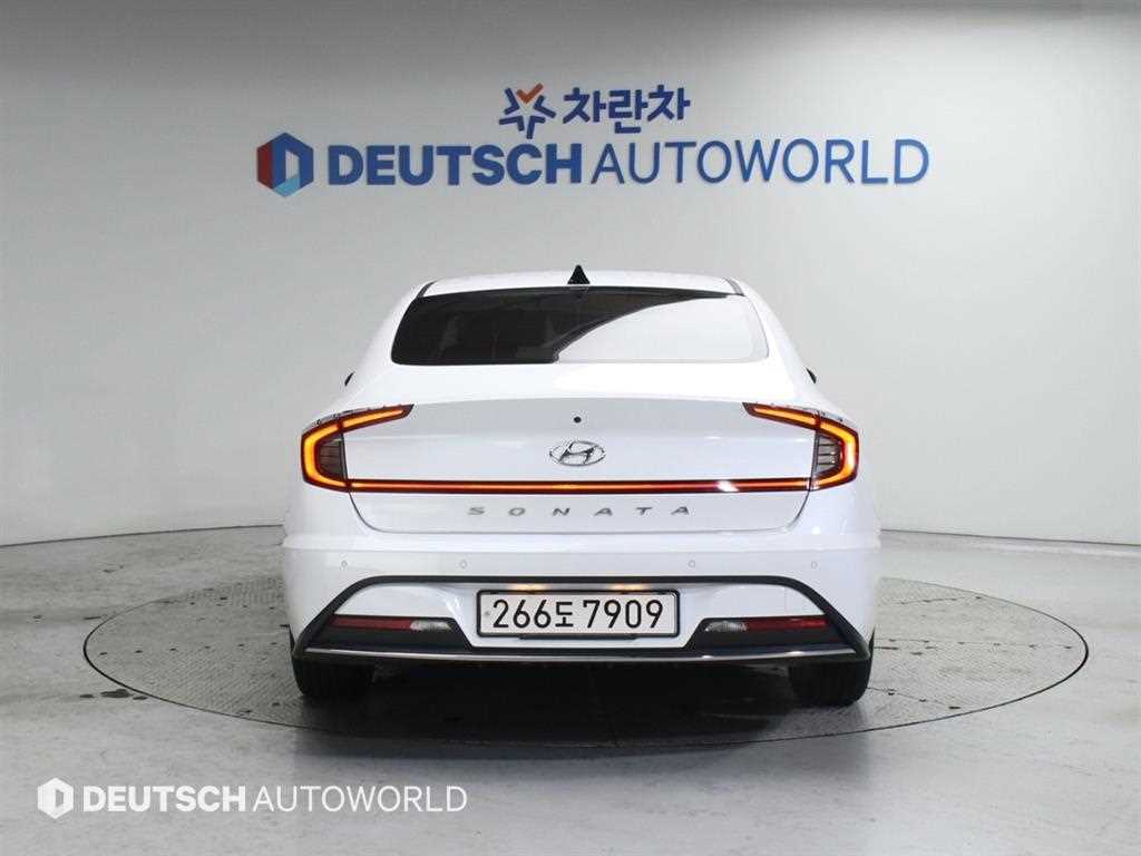 HYUNDAI Sonata - Vista 4