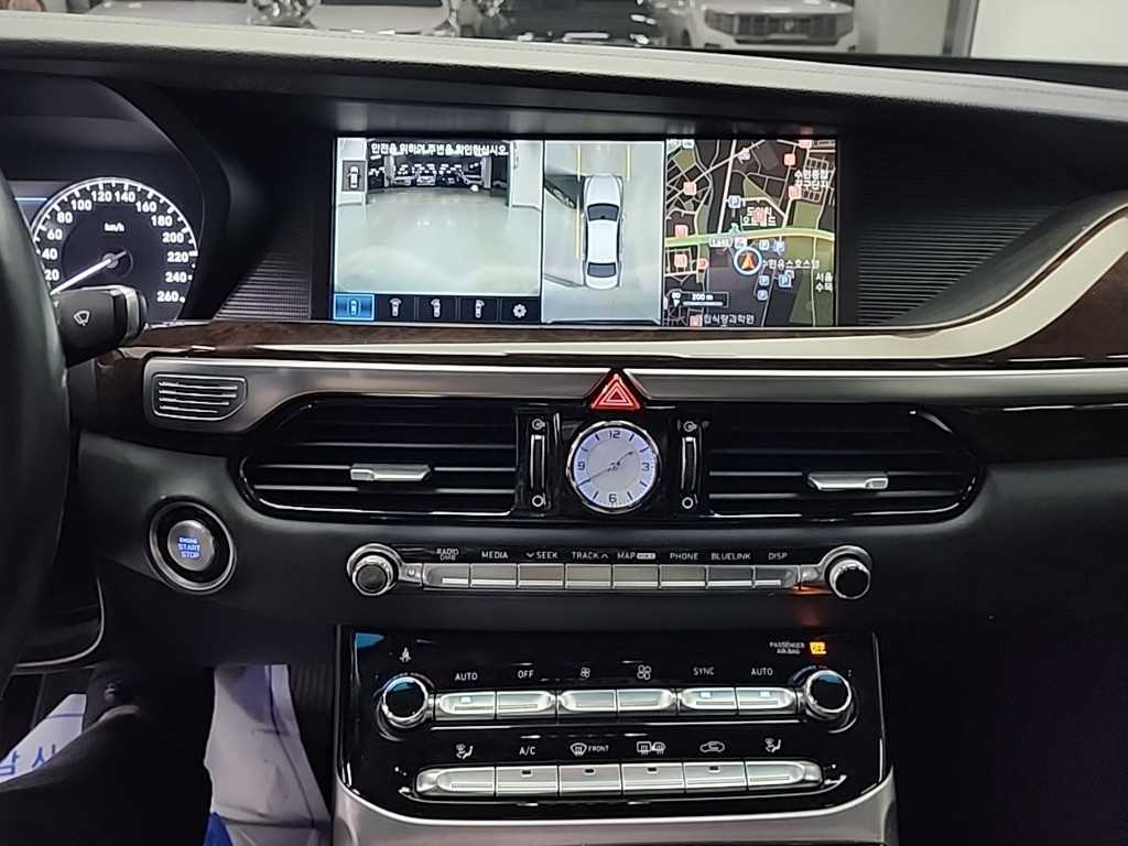 Genesis EQ900 - Vista 10