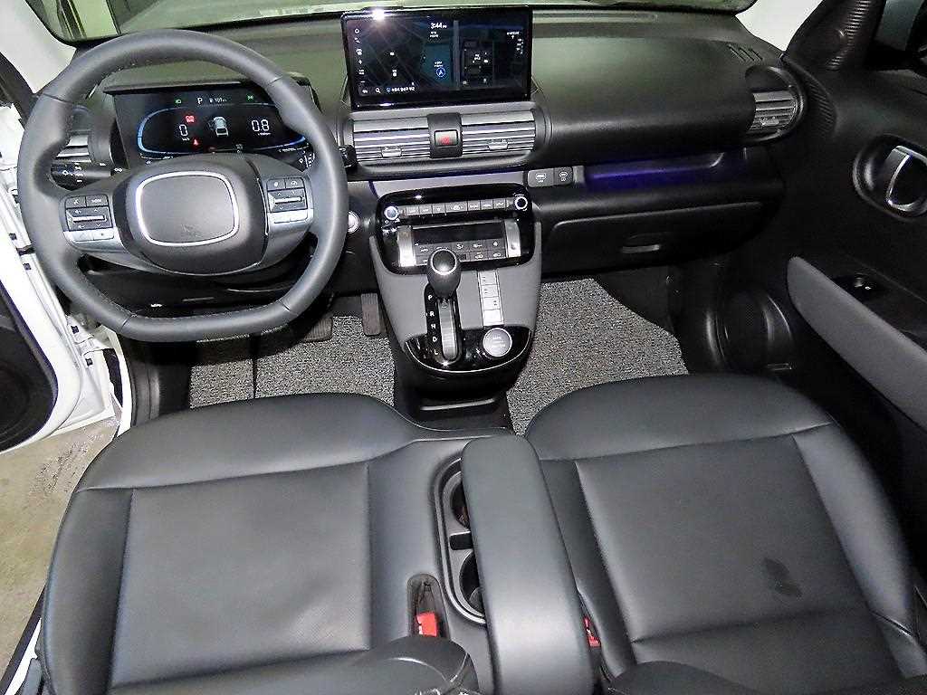 HYUNDAI Casper - Vista 10