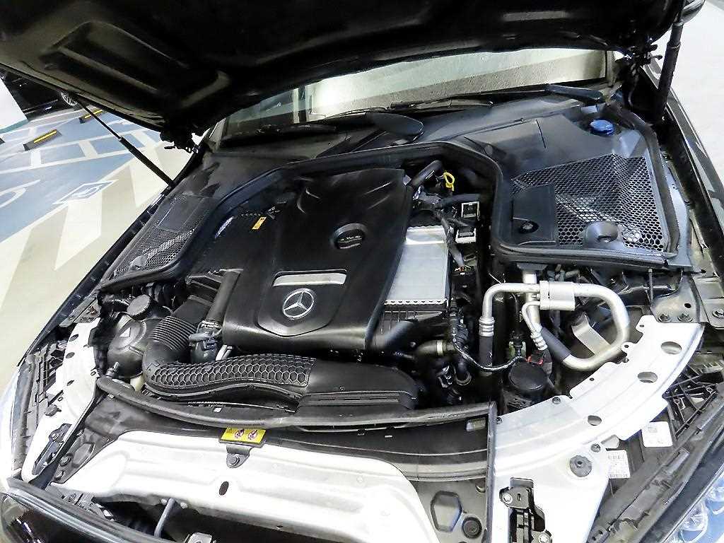 Mercedes Benz C Class 2017 Negro - Importación desde Corea - HF Imports Iquique - Foto 19