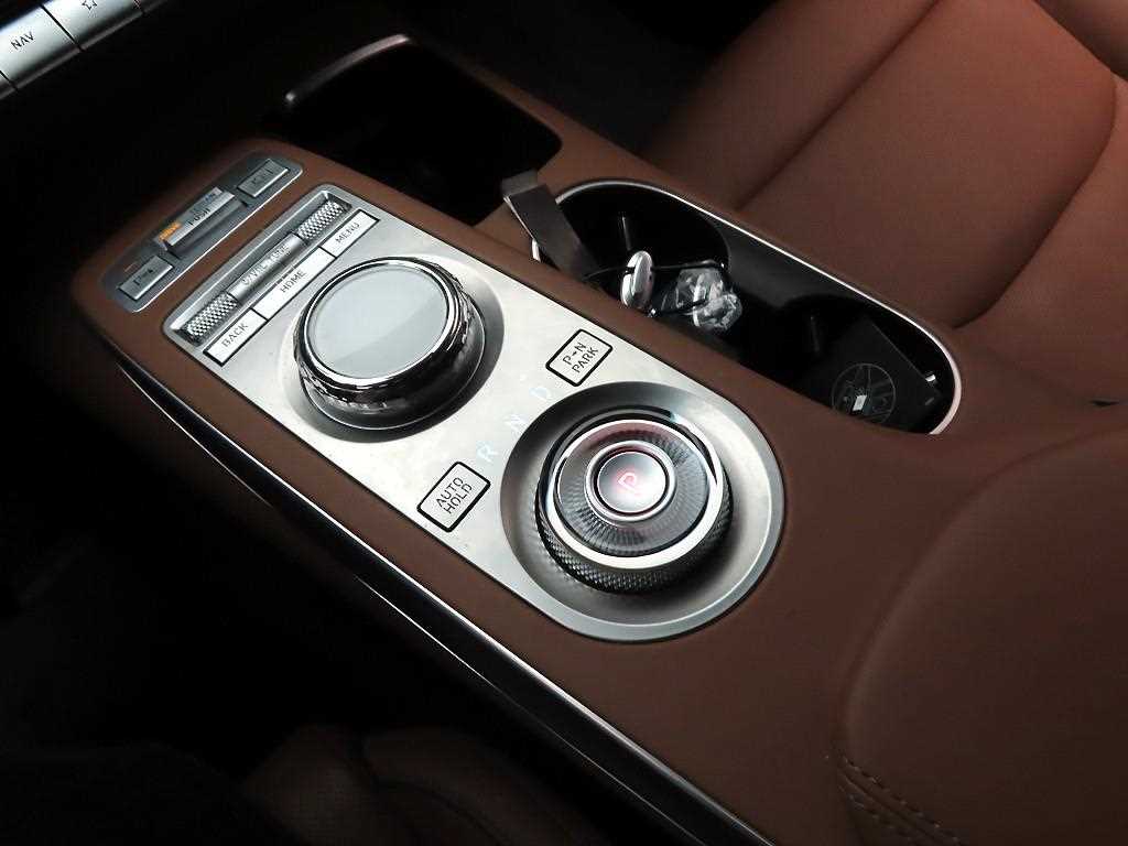 Genesis GV70 - Vista 10