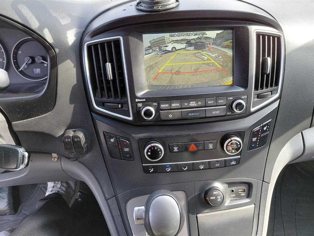 HYUNDAI Starex 2019 Amarillo - Importación desde Corea - HF Imports Iquique - Foto 18