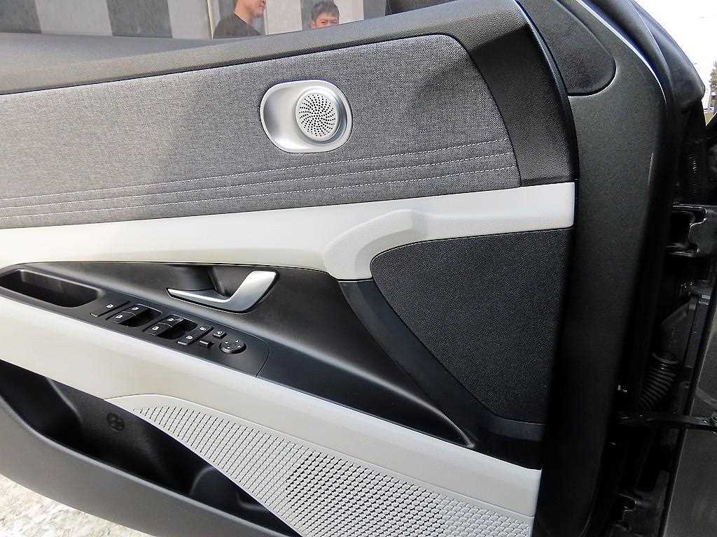 HYUNDAI Avante - Vista 11