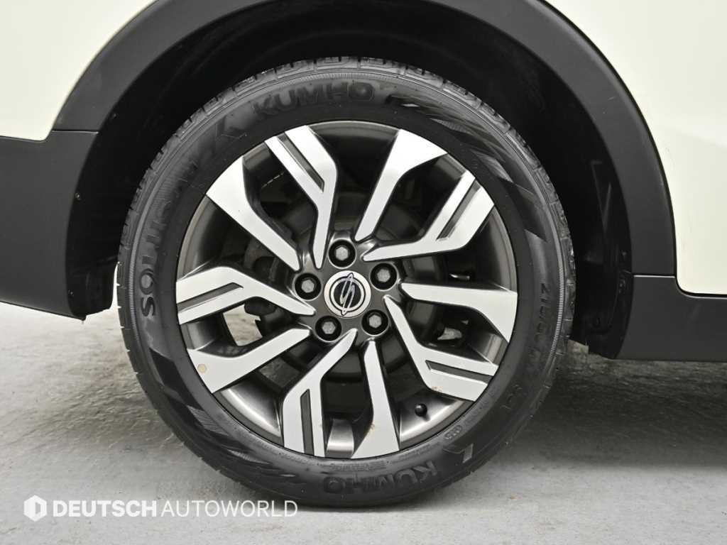 Ssangyong Tivoli - Vista 5