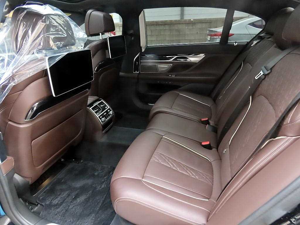BMW 7 Series - Vista 6