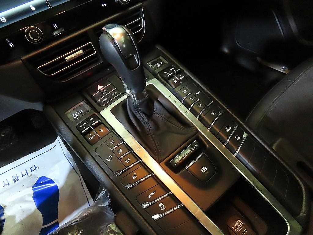 Porsche Macan - Vista 12