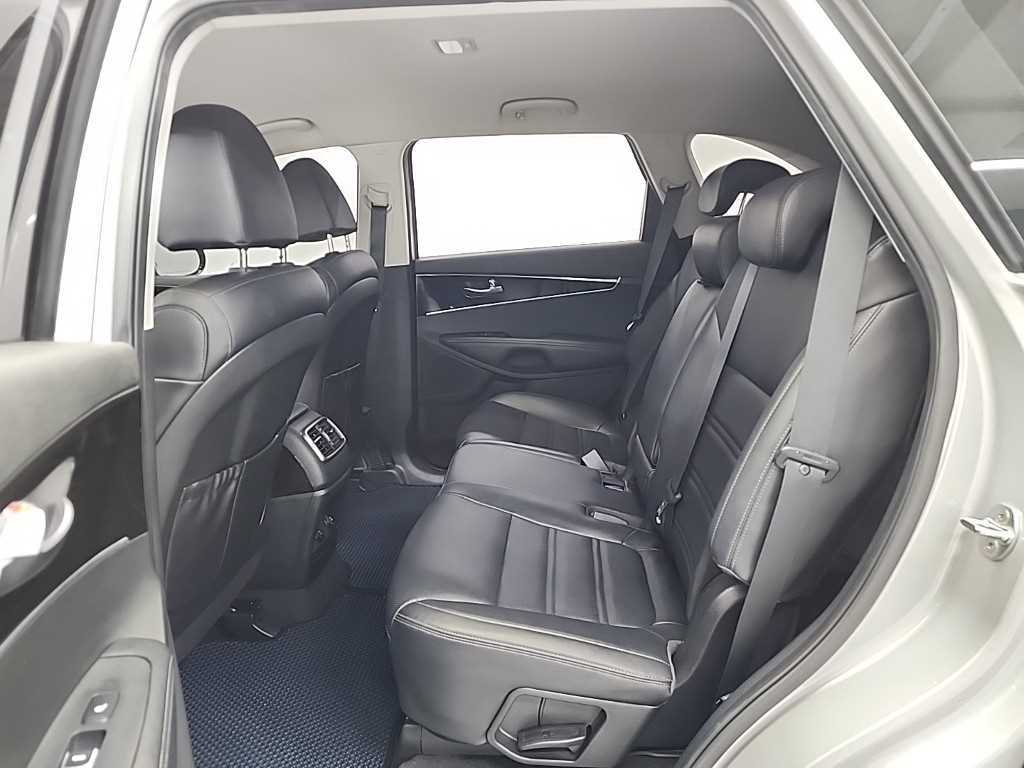 KIA Sorento - Vista 12