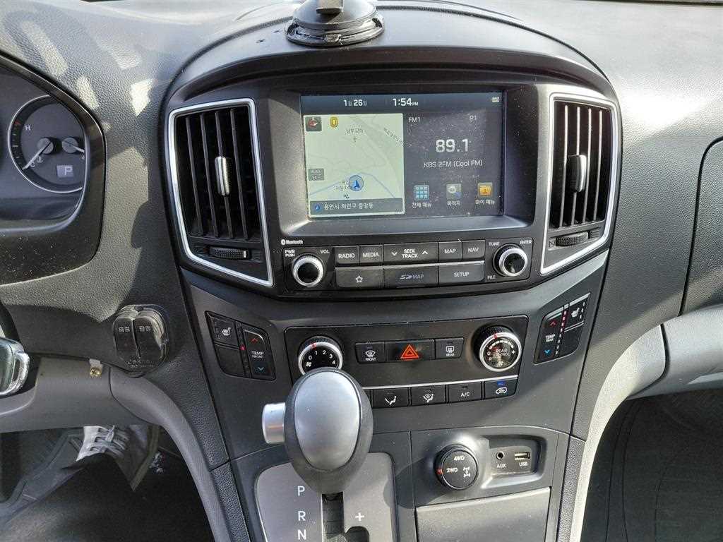 HYUNDAI Starex - Vista 11