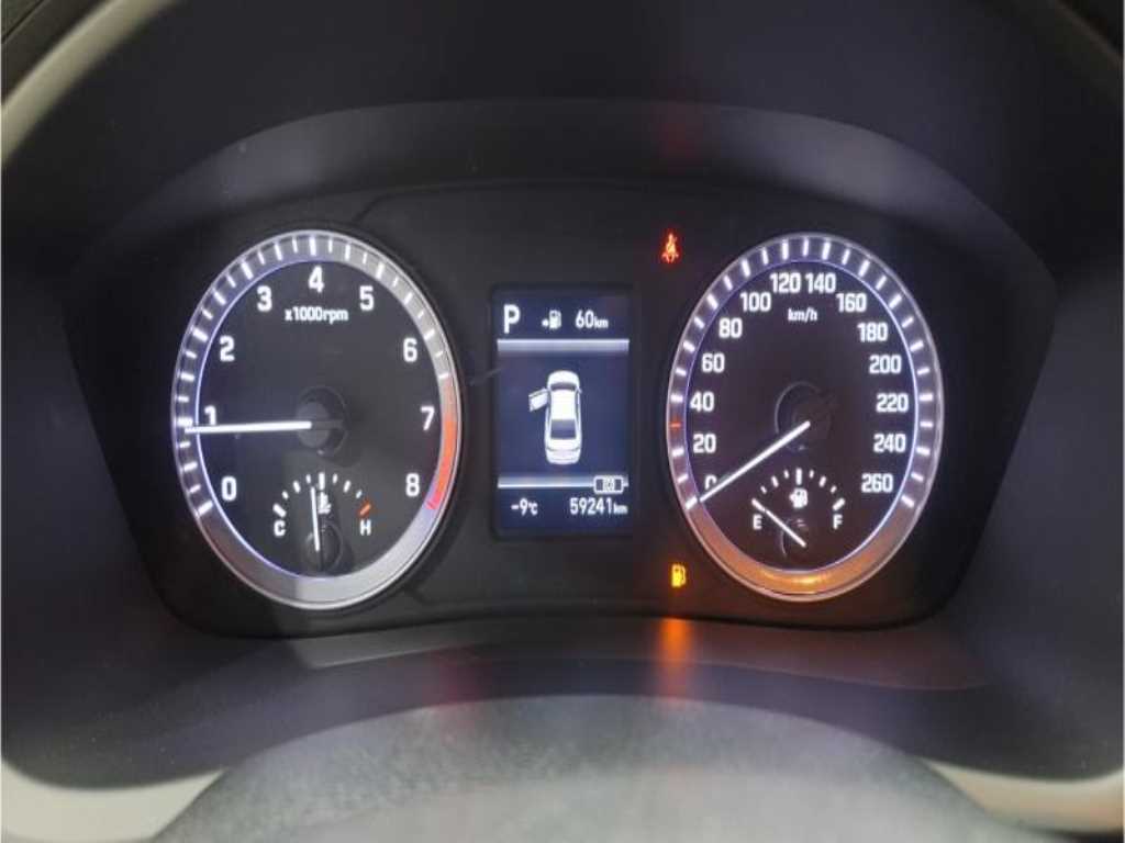 HYUNDAI Sonata - Vista 6