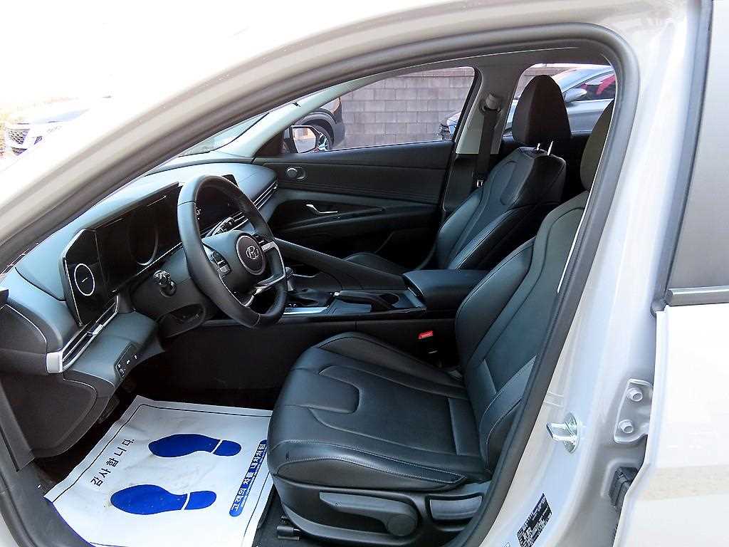 HYUNDAI Avante - Vista 5