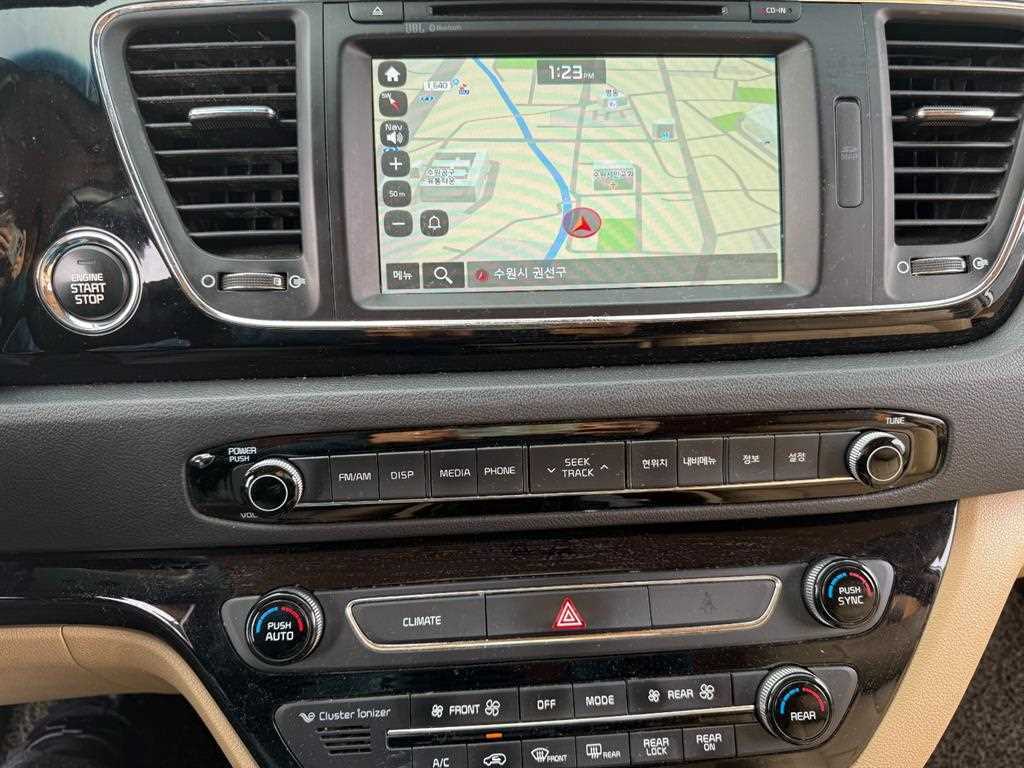 KIA Carnival - Vista 4