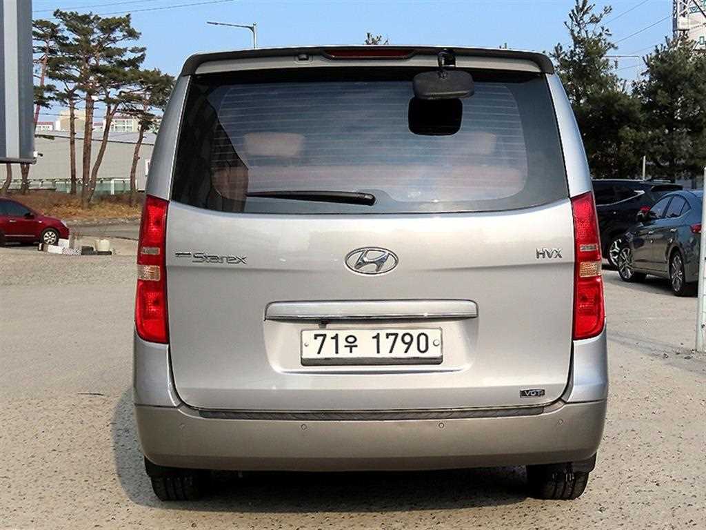HYUNDAI Starex - Vista 4