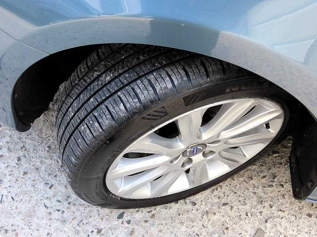 Volvo V40 2014 Azul - Importación desde Corea - HF Imports Iquique - Foto 18