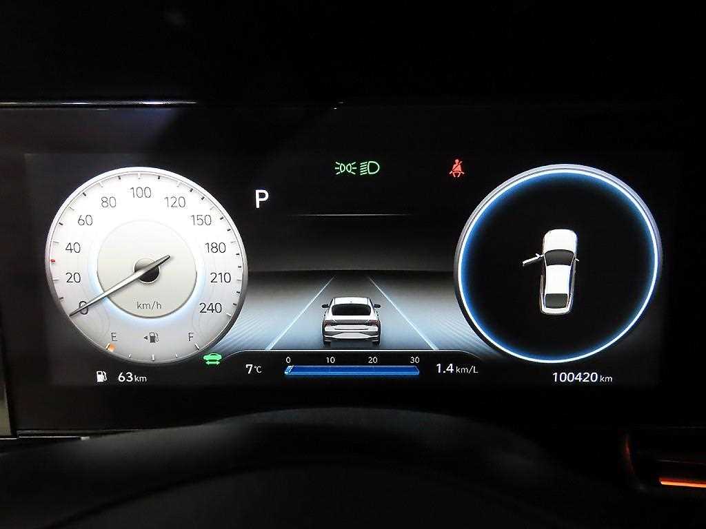 HYUNDAI Avante - Vista 9