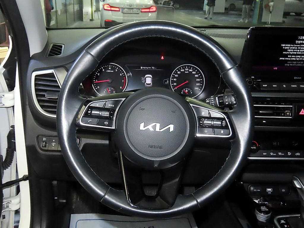 KIA Seltos - Vista 8