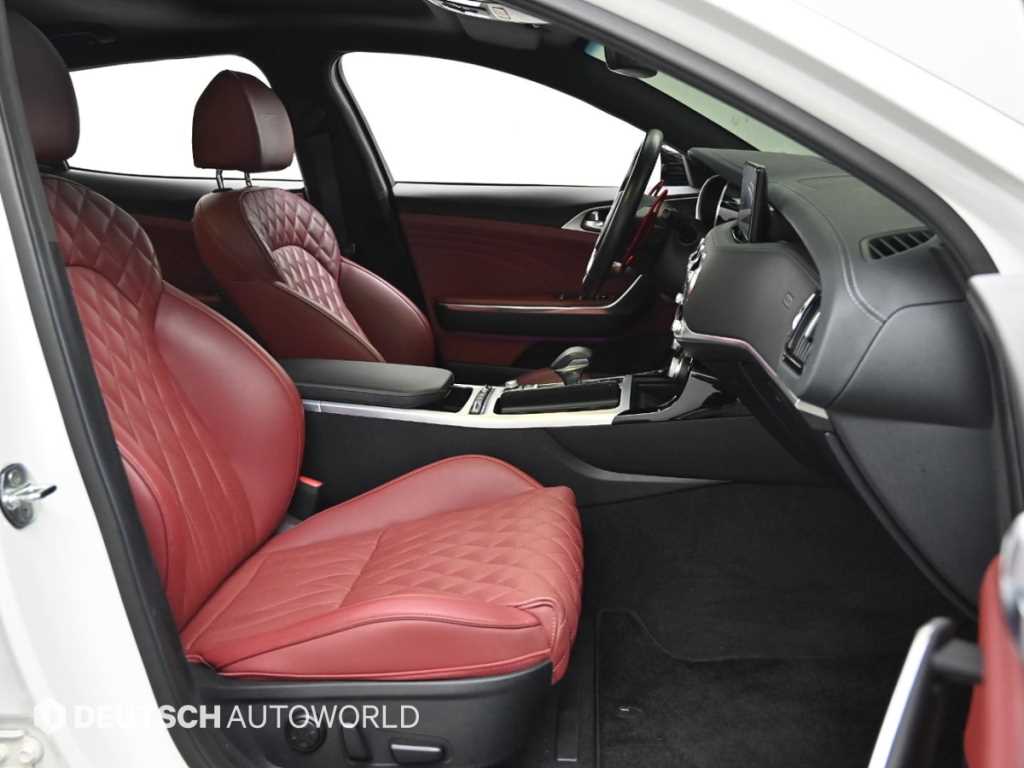 KIA Stinger - Vista 10