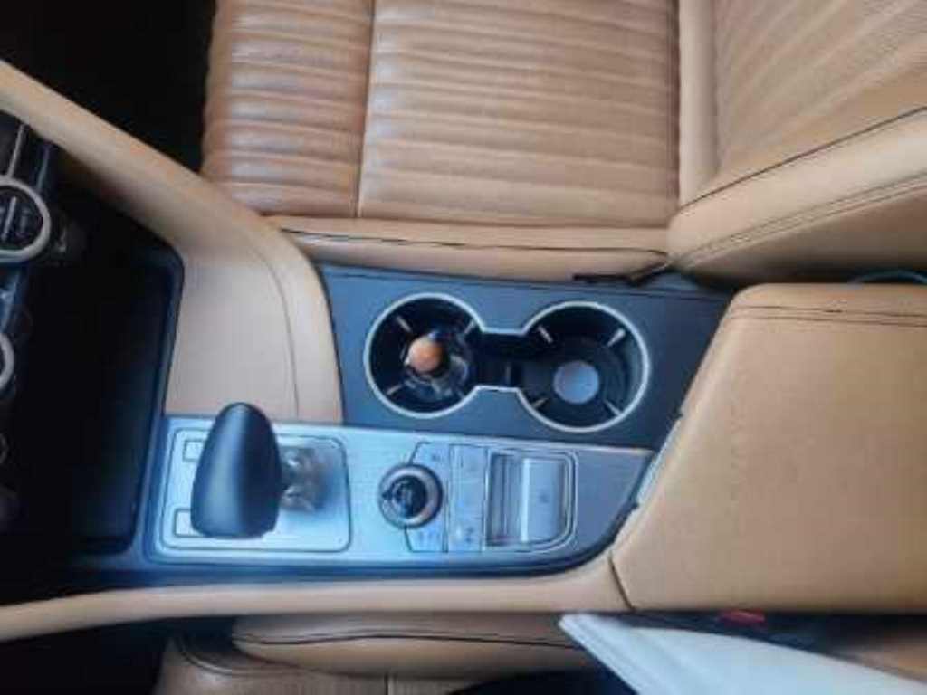 Genesis G70 - Vista 6