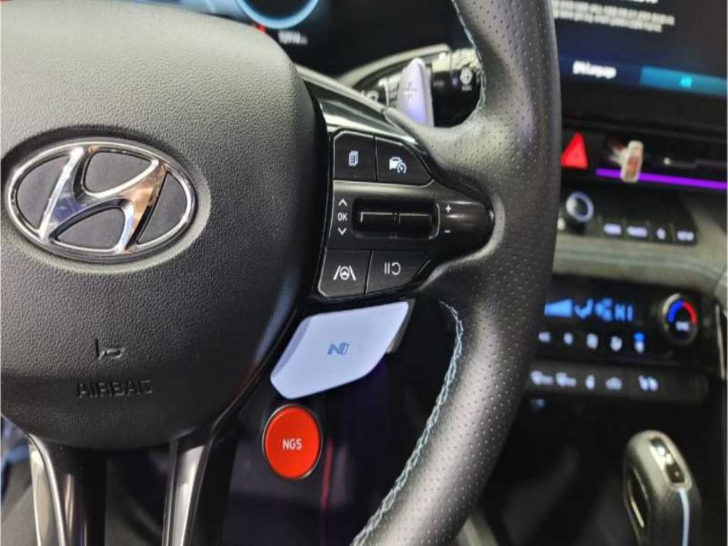 HYUNDAI Avante - Vista 9