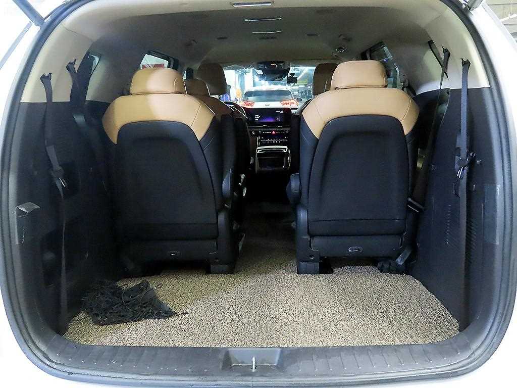 KIA Carnival 2023 the color of pearl - Importación desde Corea - HF Imports Iquique - Foto 18