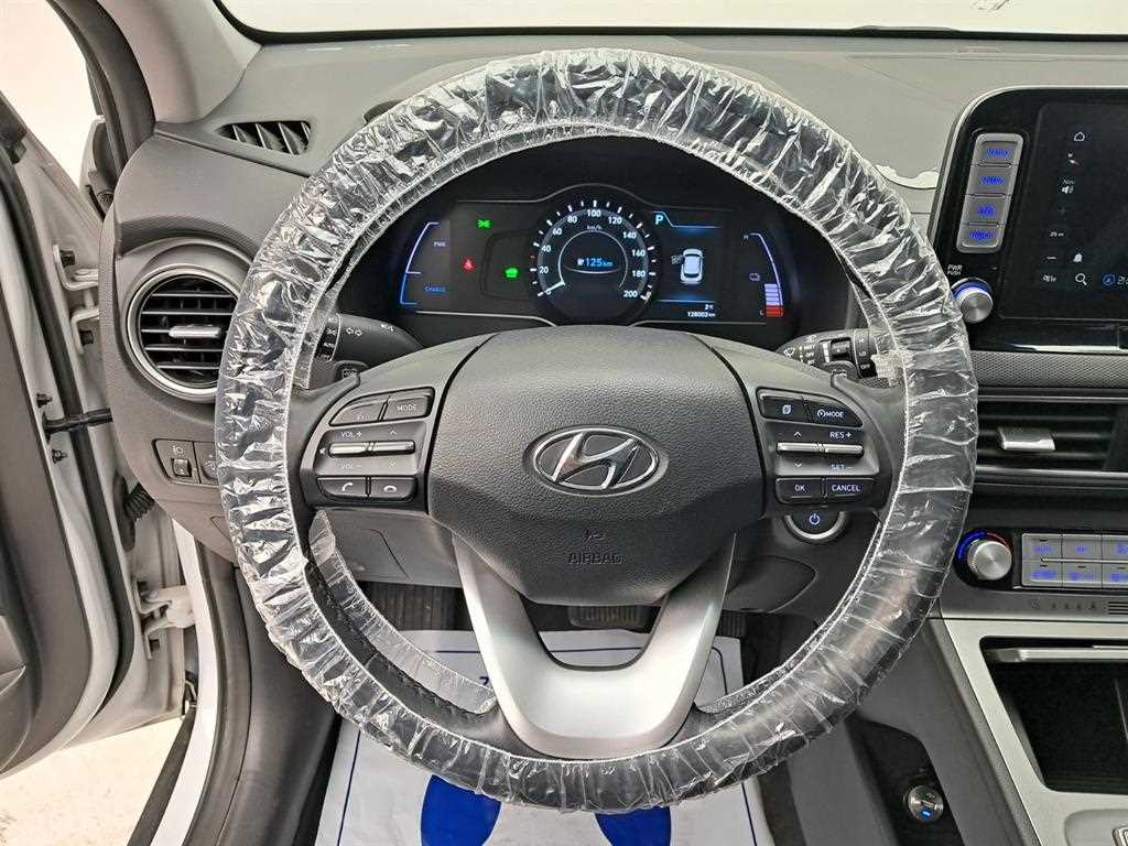 HYUNDAI Kona - Vista 7