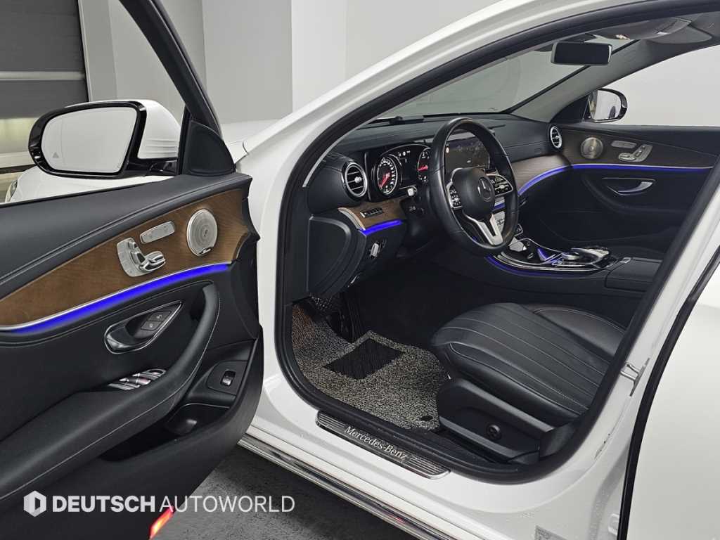 Mercedes Benz E class - Vista 11