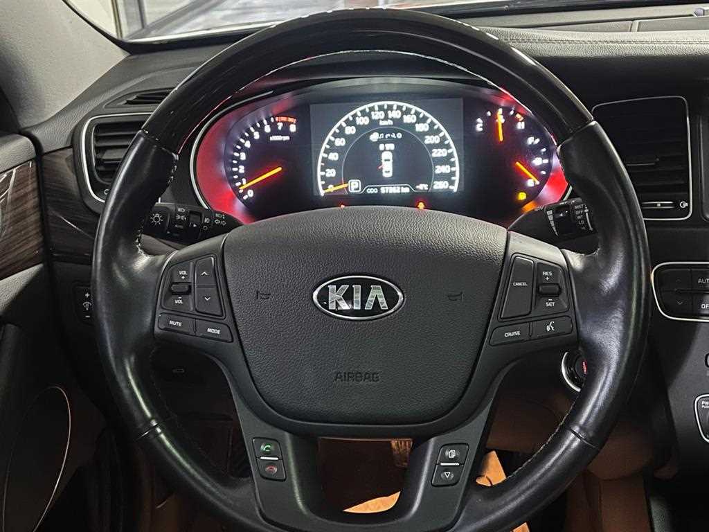 KIA K7 - Vista 9