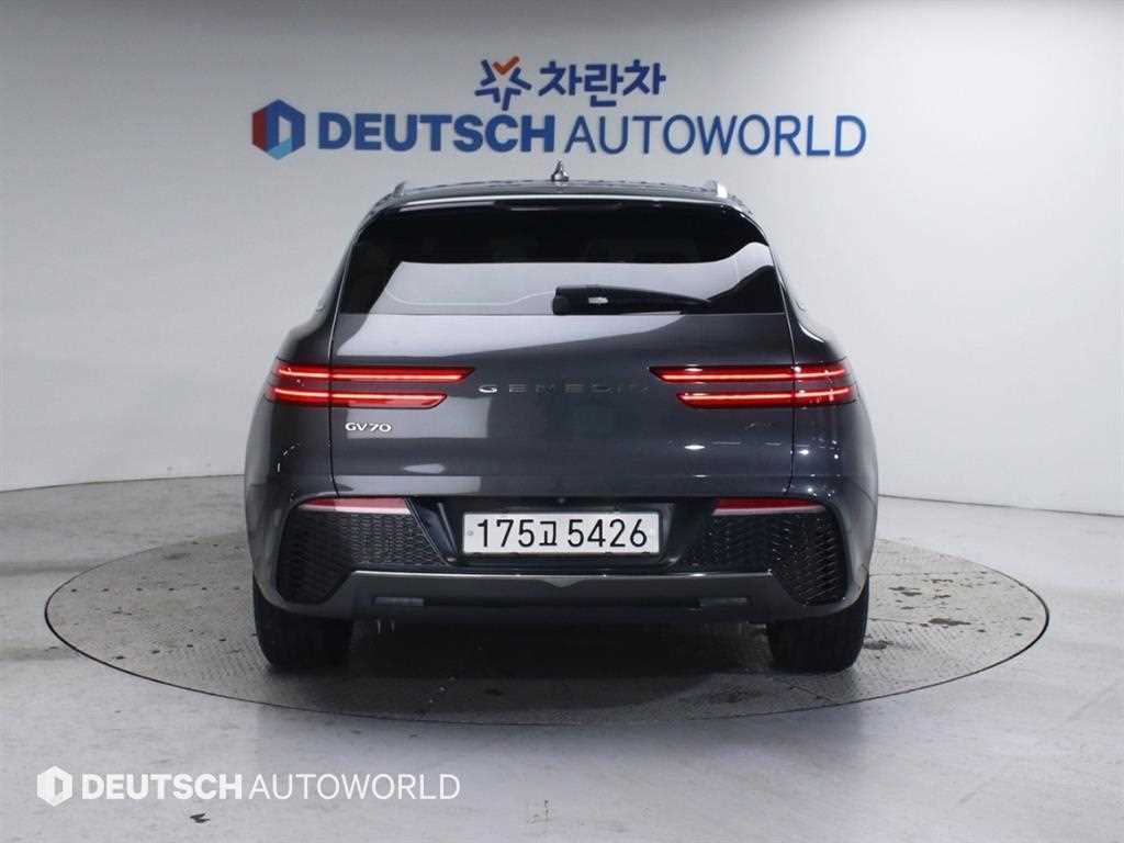 Genesis GV70 - Vista 4