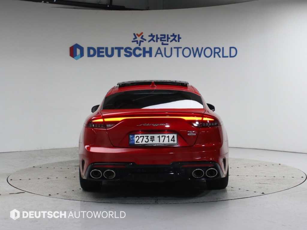 KIA Stinger - Vista 4