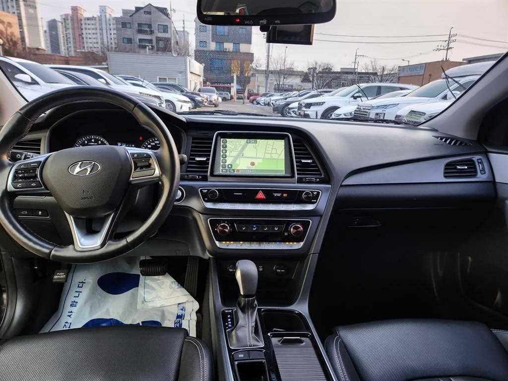 HYUNDAI Sonata - Vista 7