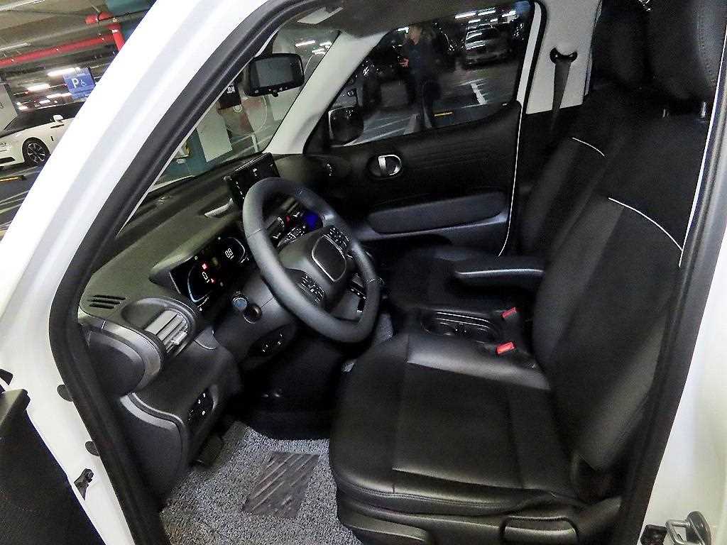 HYUNDAI Casper - Vista 6