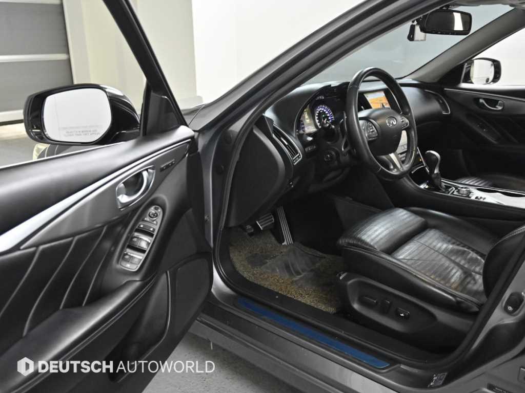 Infiniti Q - Vista 11