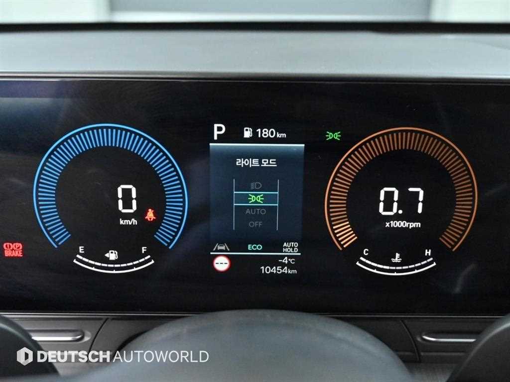 HYUNDAI Kona - Vista 8