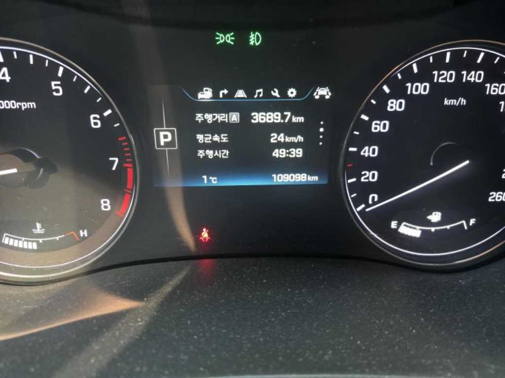 HYUNDAI Genesis - Vista 4