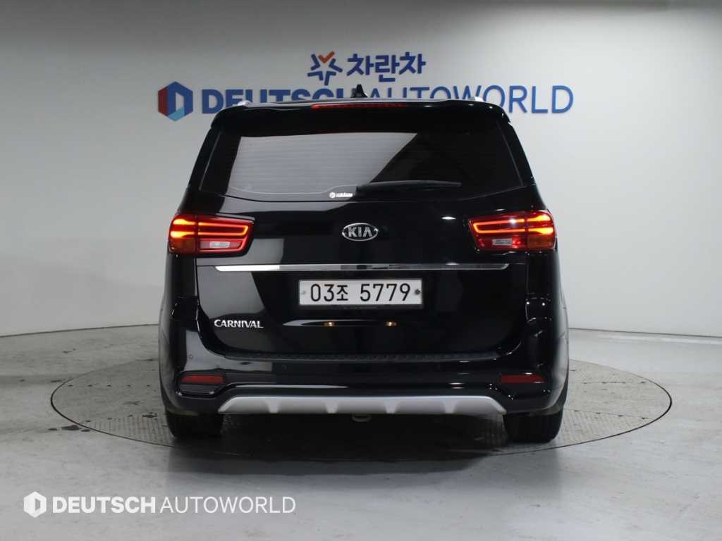 KIA Carnival - Vista 4