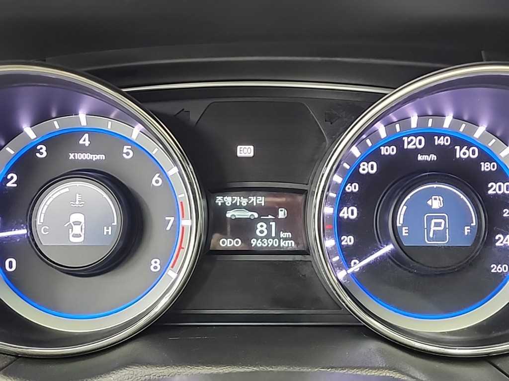 HYUNDAI Sonata - Vista 6